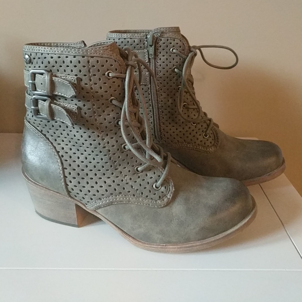 LIKE NEW - Roxy Vargas Combat Bootie